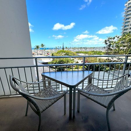 Ilikai Apt 302 - Spacious Studio With Stunning Ocean & Harbor Views 호놀룰루 외부 사진