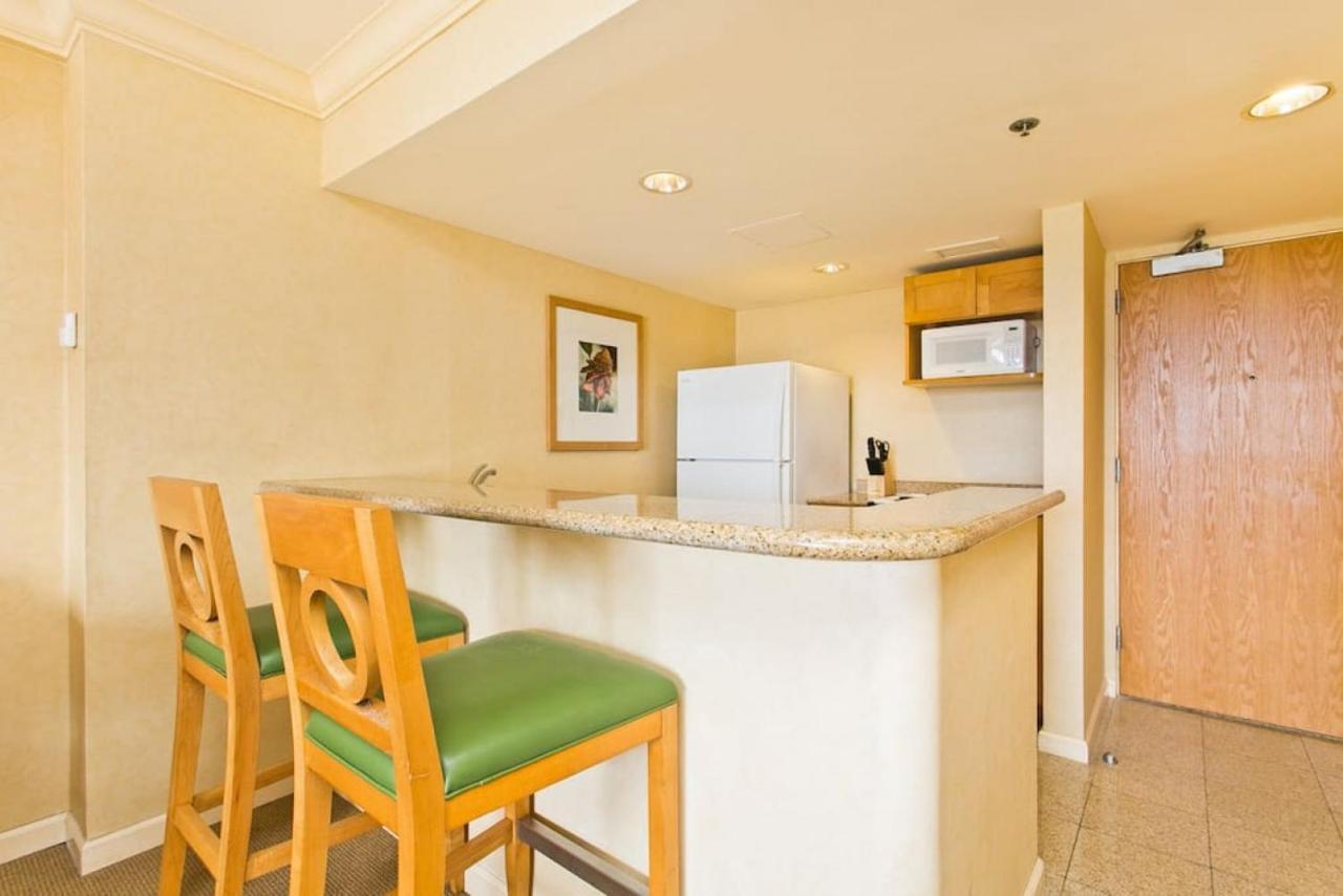 Ilikai Apt 302 - Spacious Studio With Stunning Ocean & Harbor Views 호놀룰루 외부 사진