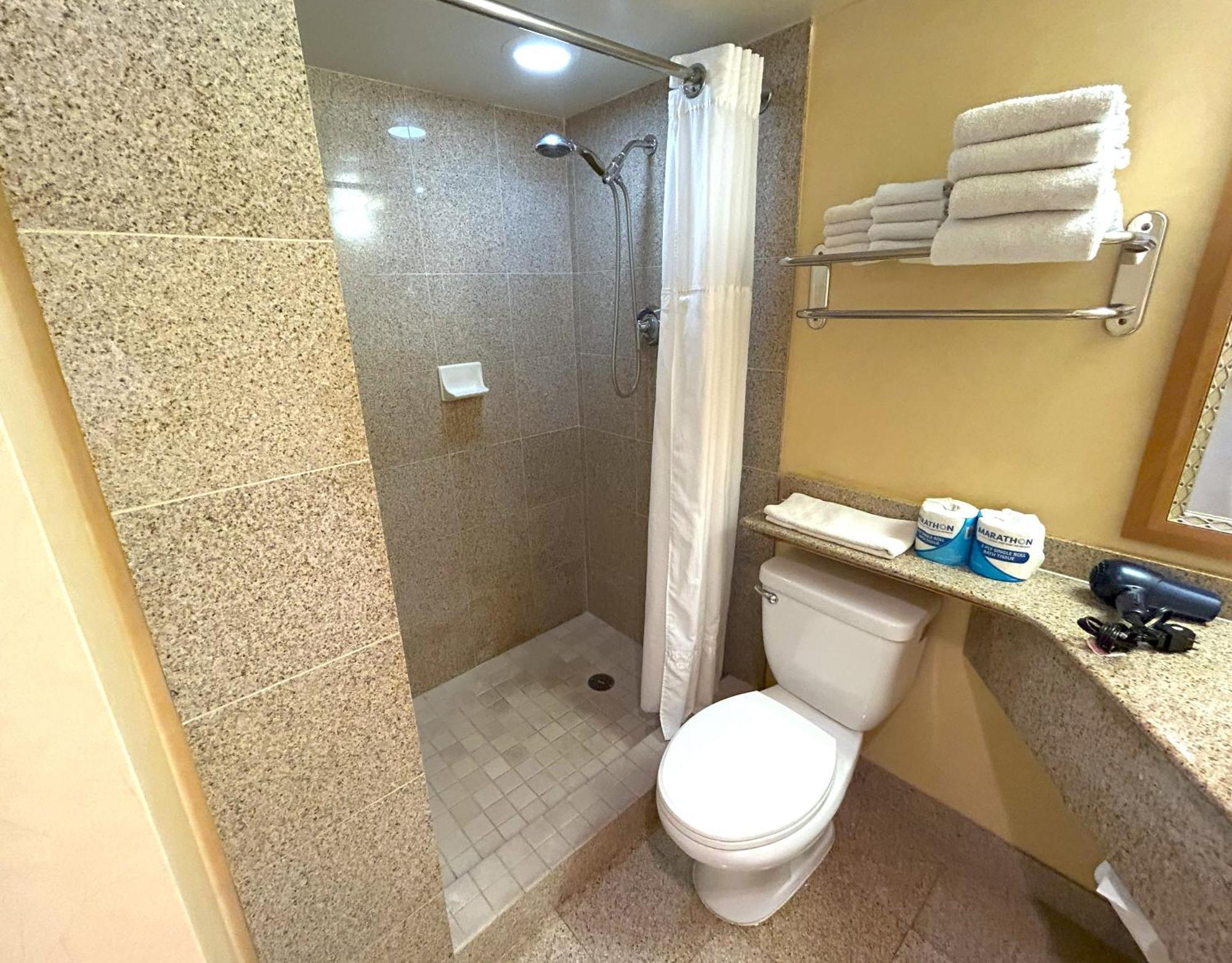 Ilikai Apt 302 - Spacious Studio With Stunning Ocean & Harbor Views 호놀룰루 외부 사진
